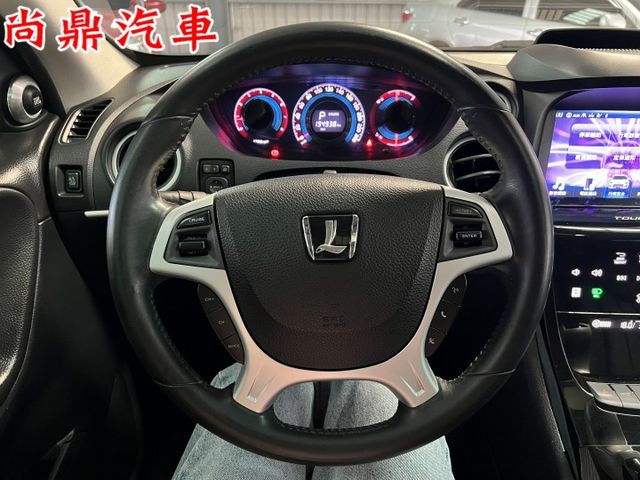 5+2人座 第三排座椅 四輪傳動 渦輪 電尾門 電動天窗 電動記憶椅 免鑰匙 環景顯影 JBL音響  第12張相片