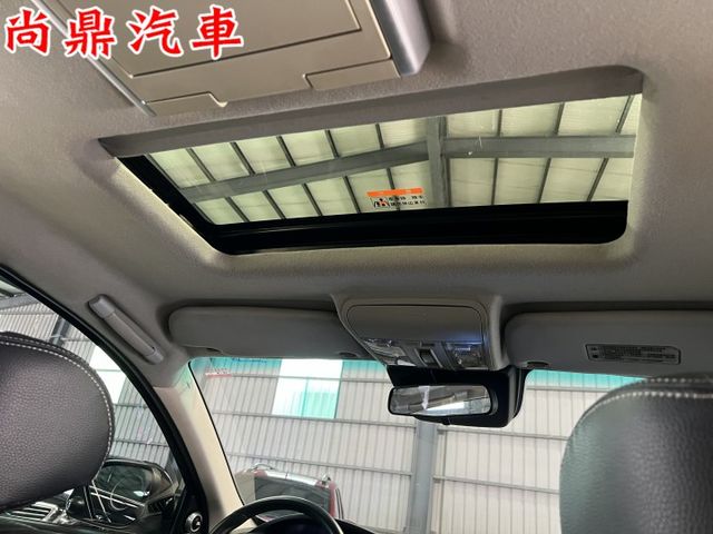 5+2人座 第三排座椅 四輪傳動 渦輪 電尾門 電動天窗 電動記憶椅 免鑰匙 環景顯影 JBL音響  第17張相片