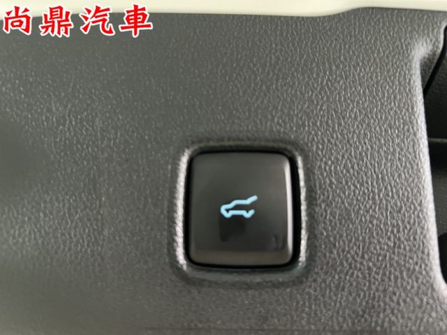 旗艦X版 360環景 全景天窗 電尾門 免鑰匙 盲點 電動座椅 導航 CARPLAY 可全額貸款 實車實價  第5張相片