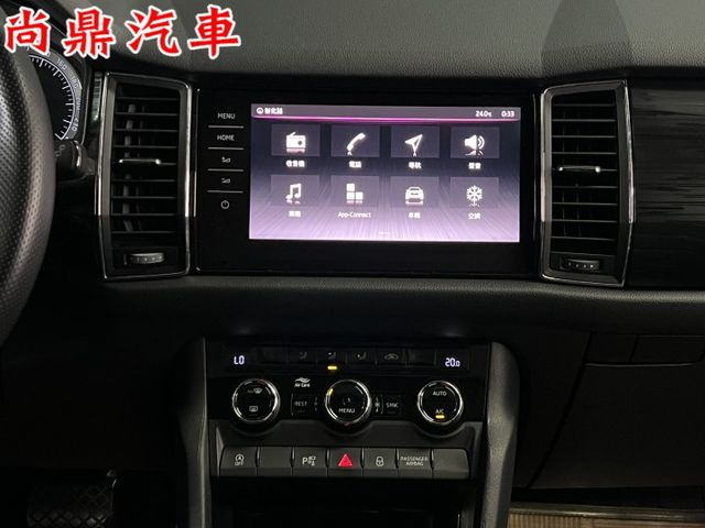 2021型 小改款 4x4尊榮款 七人座 原鈑件 全景天 電尾門 ACC跟車 盲點 環景 CARPLAY 可貸款  第13張相片