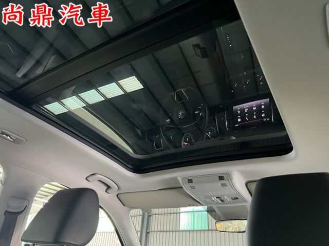 2021型 小改款 4x4尊榮款 七人座 原鈑件 全景天 電尾門 ACC跟車 盲點 環景 CARPLAY 可貸款  第18張相片