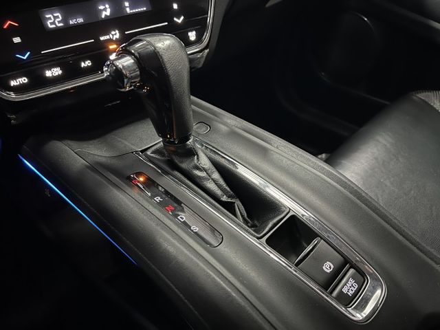 S版 免鑰匙 定速 換檔撥片 倒車影像 LED頭燈 恆溫空調 藍芽 駕駛模式 行車紀錄器  第15張相片