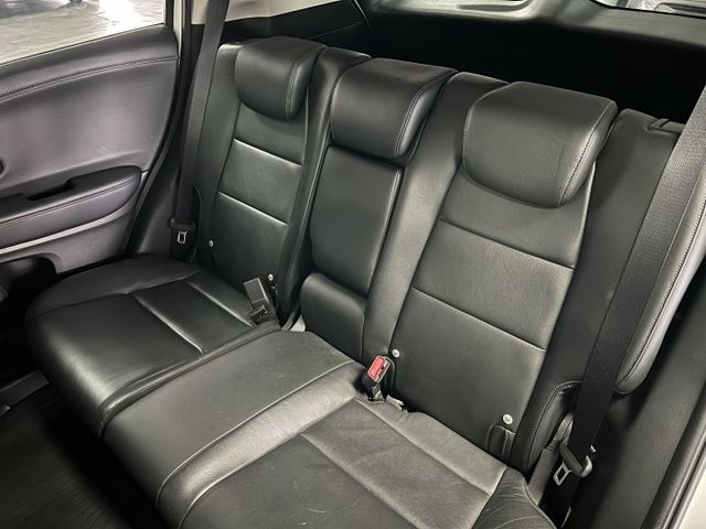 S版 免鑰匙 定速 換檔撥片 倒車影像 LED頭燈 恆溫空調 藍芽 駕駛模式 行車紀錄器  第16張相片