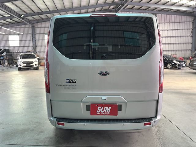 尊爵8人座 旅行家 里程僅跑2萬 原鈑件 ACC跟車 車道偏離 盲點偵測 倒車影像 前後行車紀錄器 可參考車貸  第5張相片