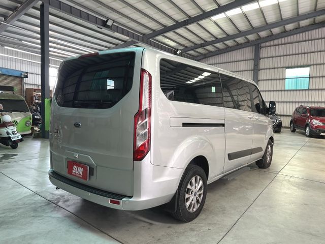 尊爵8人座 旅行家 里程僅跑2萬 原鈑件 ACC跟車 車道偏離 盲點偵測 倒車影像 前後行車紀錄器 可參考車貸  第6張相片