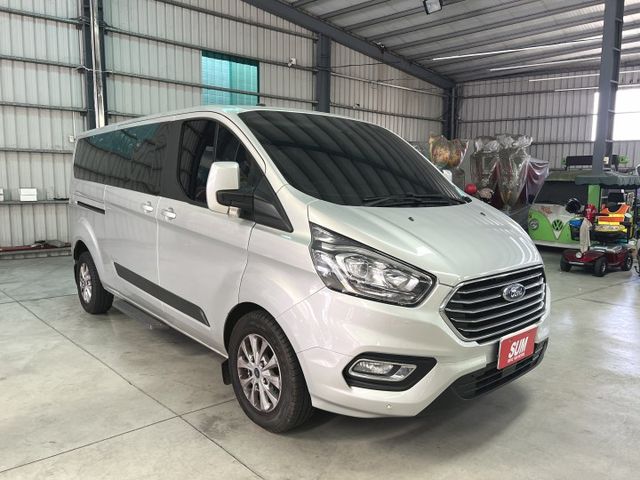 尊爵8人座 旅行家 里程僅跑2萬 原鈑件 ACC跟車 車道偏離 盲點偵測 倒車影像 前後行車紀錄器 可參考車貸  第7張相片