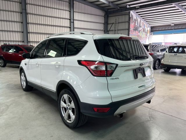 一手車 全車原鈑件 時尚經典款 腳踢尾門 全景天 定速 盲點 免鑰匙 倒車影像 藍芽 後座充電  第2張相片