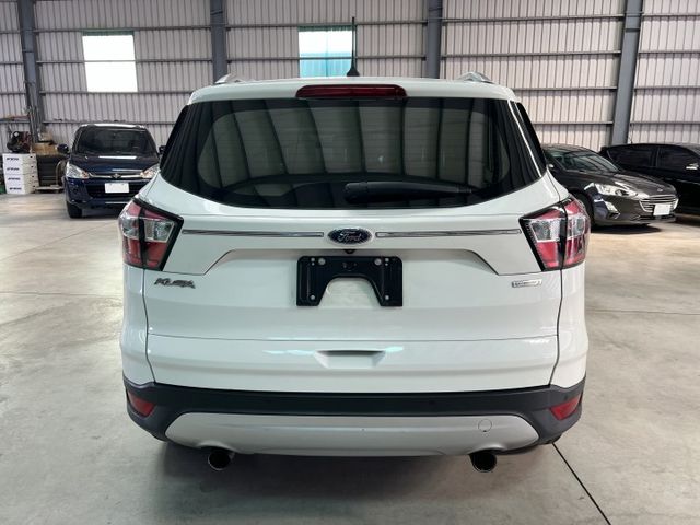 一手車 全車原鈑件 時尚經典款 腳踢尾門 全景天 定速 盲點 免鑰匙 倒車影像 藍芽 後座充電  第3張相片