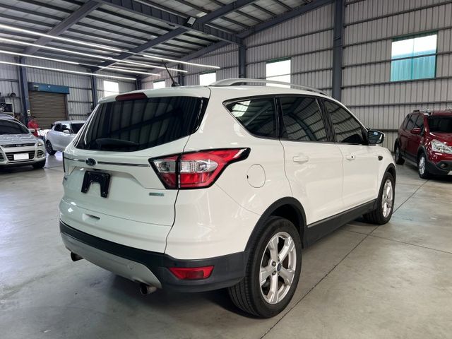 一手車 全車原鈑件 時尚經典款 腳踢尾門 全景天 定速 盲點 免鑰匙 倒車影像 藍芽 後座充電  第4張相片