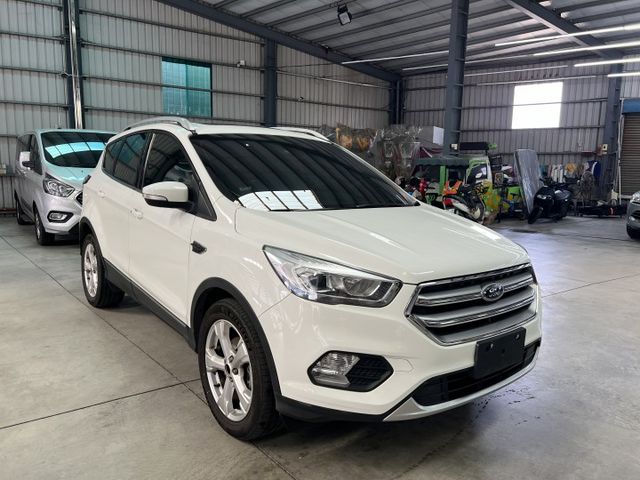 一手車 全車原鈑件 時尚經典款 腳踢尾門 全景天 定速 盲點 免鑰匙 倒車影像 藍芽 後座充電  第5張相片