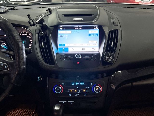 一手車 全車原鈑件 時尚經典款 腳踢尾門 全景天 定速 盲點 免鑰匙 倒車影像 藍芽 後座充電  第12張相片