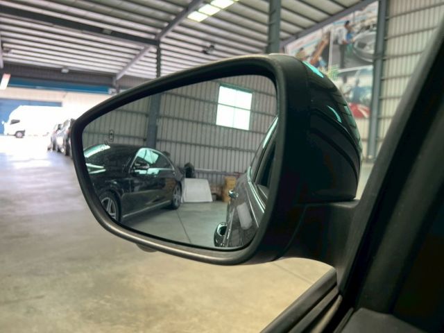 新入庫整備中 Active任性版 里程僅跑4.7萬 全車原鈑件 車室氣氛燈 360環景 盲點 B&O音響 CarPlay  第3張相片