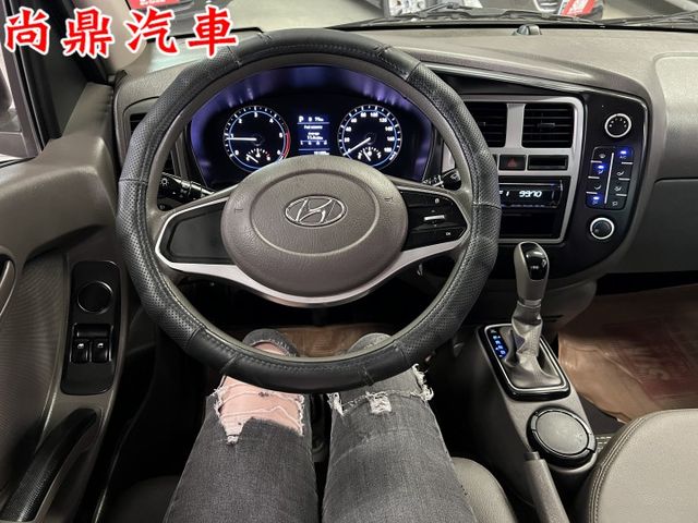 自排 全車原鈑件 實車實價 無事故 無泡水 倒車影像 可參考分期貸款 歡迎預約賞車  第9張相片