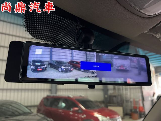 自排 全車原鈑件 實車實價 無事故 無泡水 倒車影像 可參考分期貸款 歡迎預約賞車  第11張相片