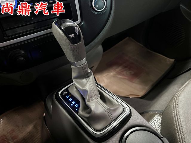 自排 全車原鈑件 實車實價 無事故 無泡水 倒車影像 可參考分期貸款 歡迎預約賞車  第13張相片