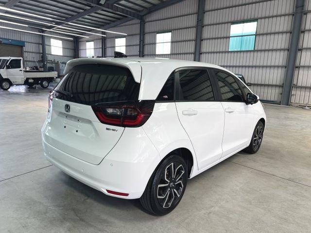 e:HEV 油電款 2023型 里程僅跑5.9萬 360環景 ACC跟車 車道偏離 盲點 數位儀表  無線CARPLAY  第5張相片