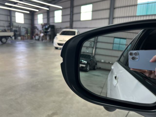 e:HEV 油電款 2023型 里程僅跑5.9萬 360環景 ACC跟車 車道偏離 盲點 數位儀表  無線CARPLAY  第9張相片