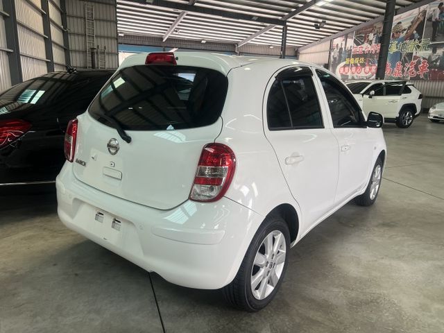 旗艦版 頂階 全車原鈑件 里程僅跑6萬 有免鑰匙 藍芽 恆溫 歡迎預約賞車  第2張相片