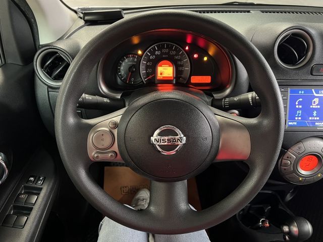 旗艦版 頂階 全車原鈑件 里程僅跑6萬 有免鑰匙 藍芽 恆溫 歡迎預約賞車  第4張相片