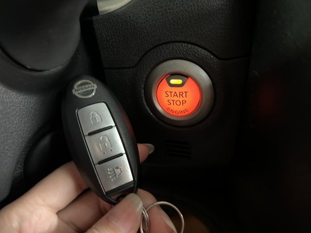 旗艦版 頂階 全車原鈑件 里程僅跑6萬 有免鑰匙 藍芽 恆溫 歡迎預約賞車  第5張相片