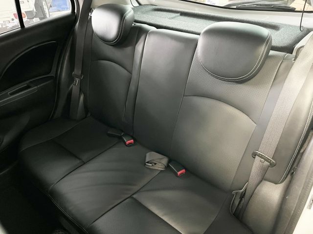 旗艦版 頂階 全車原鈑件 里程僅跑6萬 有免鑰匙 藍芽 恆溫 歡迎預約賞車  第6張相片