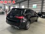 GLC250總代理 4WD 4MATIC 運動版 原鈑件 里程僅跑6萬 全景天窗 免鑰匙 定速 360環景 導航 盲點  第5張縮圖