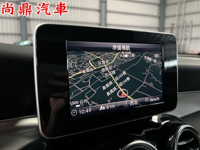 GLC250總代理 4WD 4MATIC 運動版 原鈑件 里程僅跑6萬 全景天窗 免鑰匙 定速 360環景 導航 盲點  第16張相片