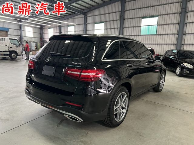 GLC250總代理 4WD 4MATIC 運動版 原鈑件 里程僅跑6萬 全景天窗 免鑰匙 定速 360環景 導航 盲點  第5張相片
