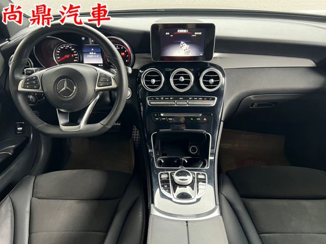 GLC250總代理 4WD 4MATIC 運動版 原鈑件 里程僅跑6萬 全景天窗 免鑰匙 定速 360環景 導航 盲點  第12張相片