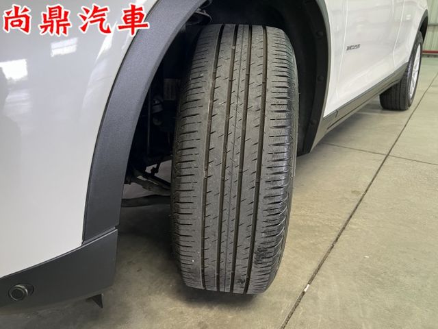 4WD 原鈑件 里程僅跑11萬 定速 電尾門 免鑰匙 倒車影像 電動記憶座椅 換檔撥片 藍芽 車室氣氛漂亮 歡迎預約賞車  第9張相片