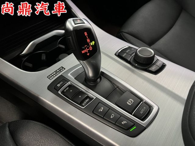 4WD 原鈑件 里程僅跑11萬 定速 電尾門 免鑰匙 倒車影像 電動記憶座椅 換檔撥片 藍芽 車室氣氛漂亮 歡迎預約賞車  第19張相片