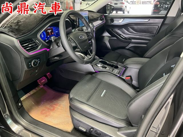 Active任性版 里程僅跑4.7萬 全車原鈑件 加裝車室氣氛燈 360環景 盲點 B&O音響 CarPlay 電動座椅  第9張相片