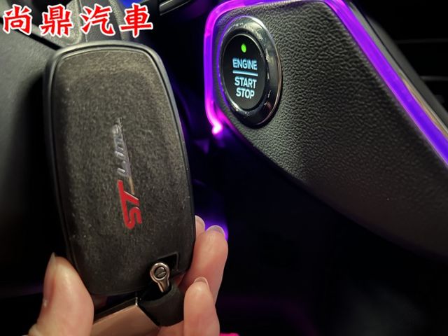 Active任性版 里程僅跑4.7萬 全車原鈑件 加裝車室氣氛燈 360環景 盲點 B&O音響 CarPlay 電動座椅  第18張相片
