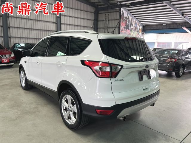 一手車 全車原鈑件 時尚經典款 腳踢尾門 全景天 定速 盲點 免鑰匙 倒車影像 藍芽 後座充電  第2張相片