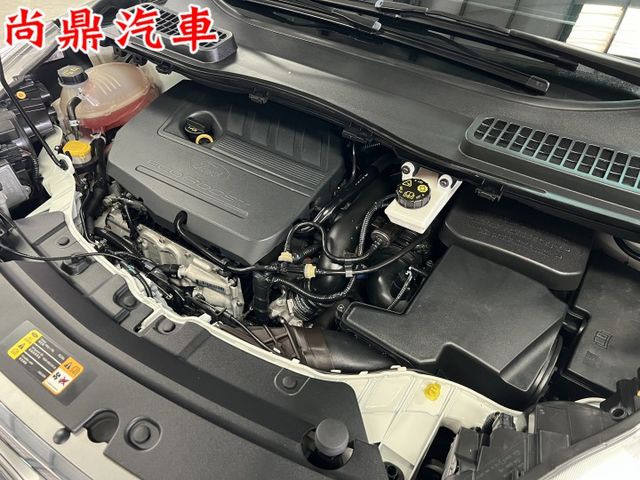 一手車 全車原鈑件 時尚經典款 腳踢尾門 全景天 定速 盲點 免鑰匙 倒車影像 藍芽 後座充電  第8張相片