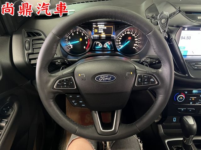 一手車 全車原鈑件 時尚經典款 腳踢尾門 全景天 定速 盲點 免鑰匙 倒車影像 藍芽 後座充電  第15張相片