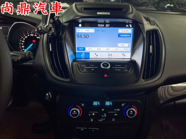 一手車 全車原鈑件 時尚經典款 腳踢尾門 全景天 定速 盲點 免鑰匙 倒車影像 藍芽 後座充電  第16張相片