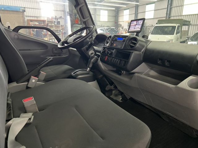HINO 300 自排 自排 自排 里程僅跑3萬 雙芯升降尾門 全車行車紀錄器 免頭款 可全額貸款  第9張相片