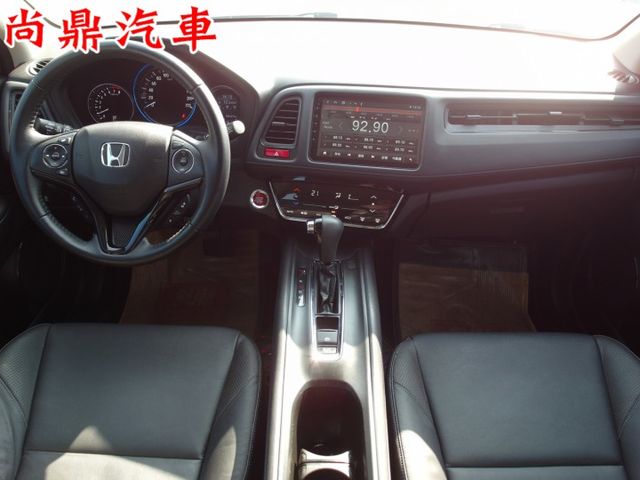 S版 全車原鈑件 實車實價 車內氣氛超棒 免鑰匙 定速 藍芽 換檔撥片 倒車雷達 倒車影像 前後行車紀錄器 歡迎來店賞車  第13張相片