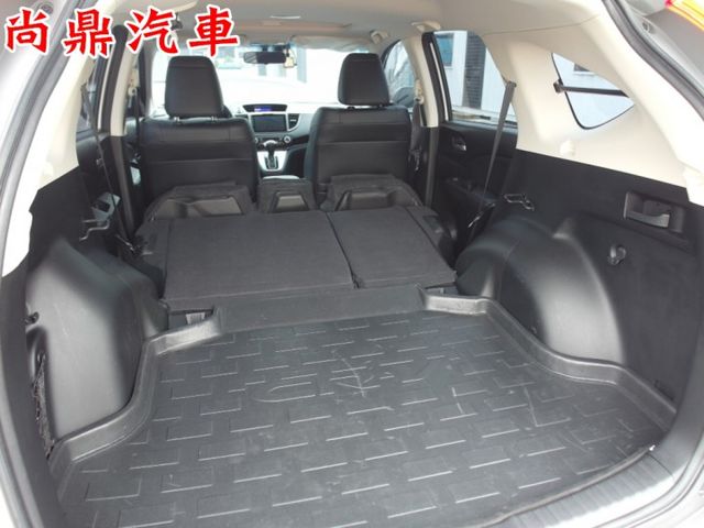 四輪傳動 天窗 環景顯影 電動座椅 導航 定速 換檔撥片 前後車距雷達 循跡防滑 免頭款牽車/歡迎來賞車^.^  第4張相片