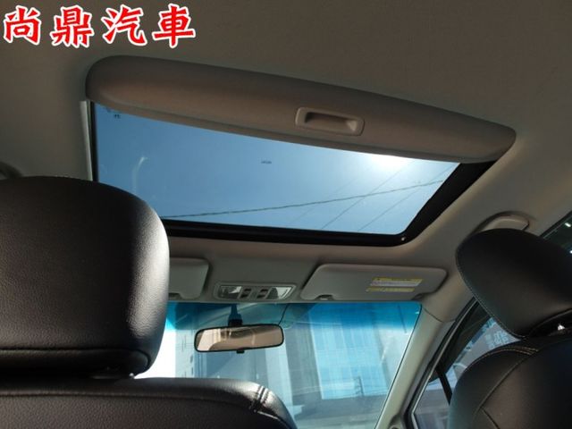 VTi-S K14 里程僅跑12萬 全車原鈑件 天窗 側裙小包 HID頭燈 定速 換檔撥片 ABS 循跡防滑 胎壓偵測  第19張相片