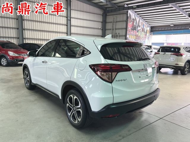 S版 免鑰匙 定速 換檔撥片 倒車影像 LED頭燈 恆溫空調 藍芽 駕駛模式 行車紀錄器  第2張相片