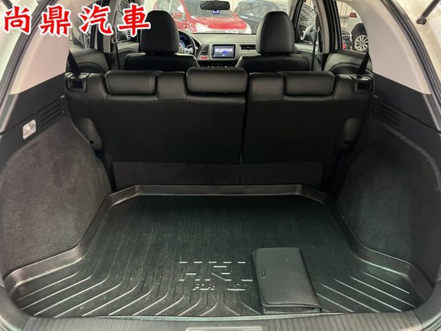 S版 免鑰匙 定速 換檔撥片 倒車影像 LED頭燈 恆溫空調 藍芽 駕駛模式 行車紀錄器  第4張相片