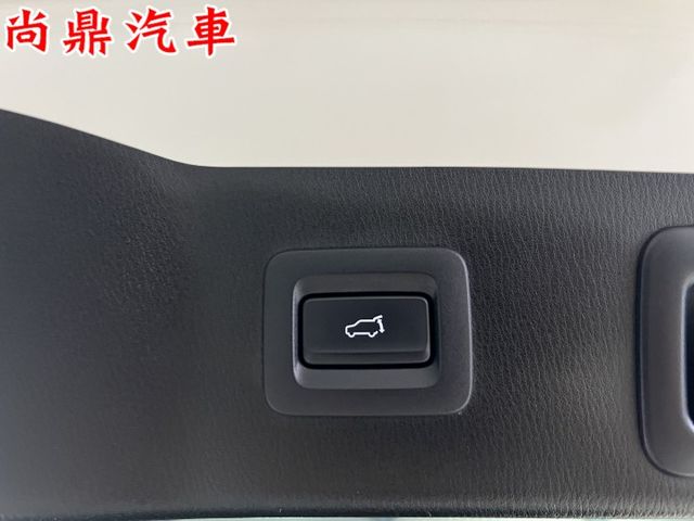 旗艦經典 全車原鈑件 BOSE音響 ACC跟車 車道偏離 電動尾門 免鑰匙 盲點 360環景 電動座椅 CARPLAY  第5張相片