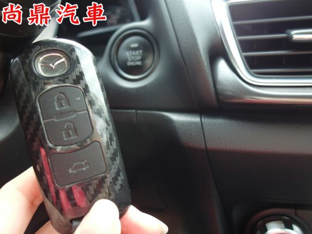 里程保證 實車實價 原鈑件 免KEY 盲點 胎壓 魚眼頭燈 前後行車紀錄器 雙恆溫 定速 倒車影像 可參考貸款 歡迎賞車  第16張相片