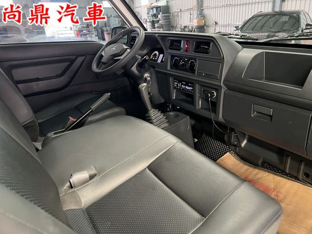 2024型 里程僅跑2萬 全車原鈑件 升降尾門 倒車影像 行車紀錄器 賺錢車 車子漂亮 歡迎賞車  第15張相片