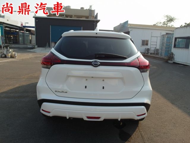 旗艦款 全車原鈑件 免鑰匙 ACC跟車 車道偏離警示 環景顯影 盲點偵測 CARPLAY  前方主動煞停輔助  第3張相片