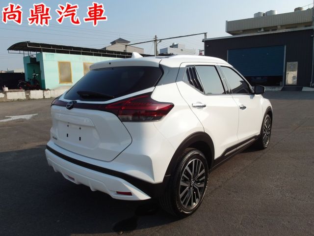旗艦款 全車原鈑件 免鑰匙 ACC跟車 車道偏離警示 環景顯影 盲點偵測 CARPLAY  前方主動煞停輔助  第5張相片