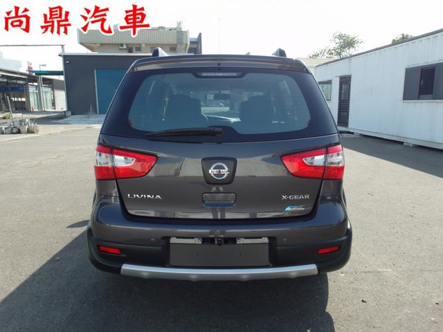 YES認證車 全車原鈑件 里程保證 無待修 實車實價 ABS 安全氣囊 倒車雷達 倒車影像 胎壓偵測 電動後視鏡  第4張相片