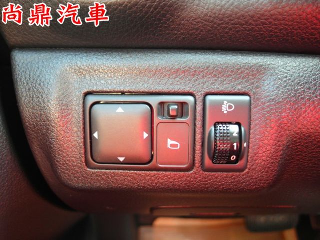 YES認證車 全車原鈑件 里程保證 無待修 實車實價 ABS 安全氣囊 倒車雷達 倒車影像 胎壓偵測 電動後視鏡  第14張相片